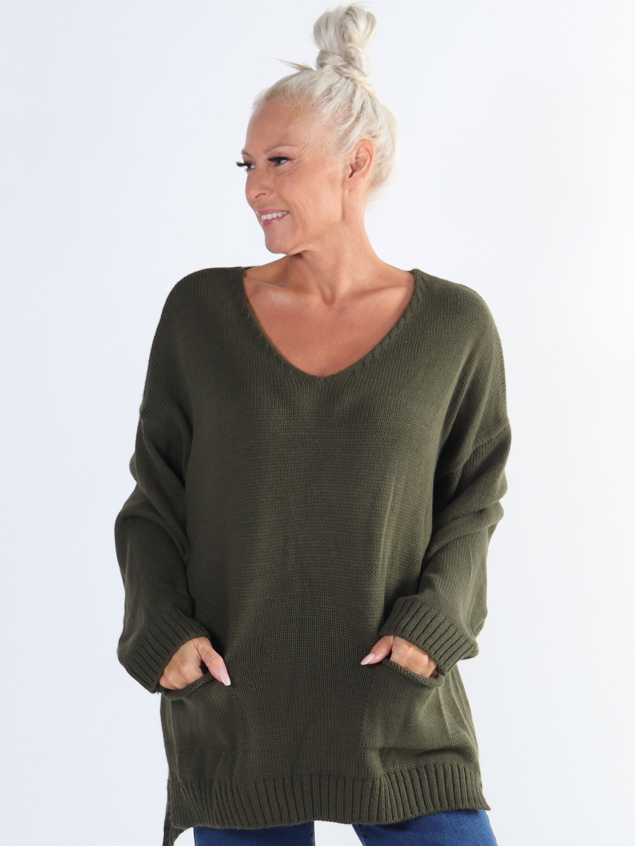 Shaima - Simpel plus sized tröja med fickor